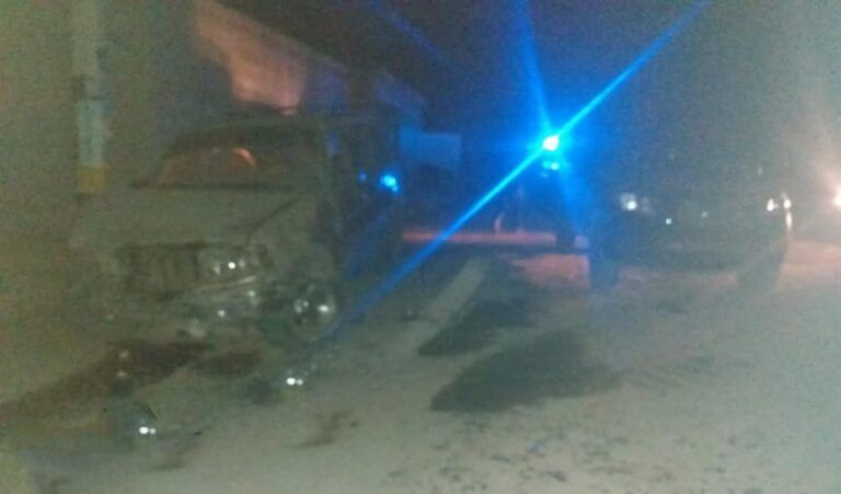 Vuelca camioneta, un herido