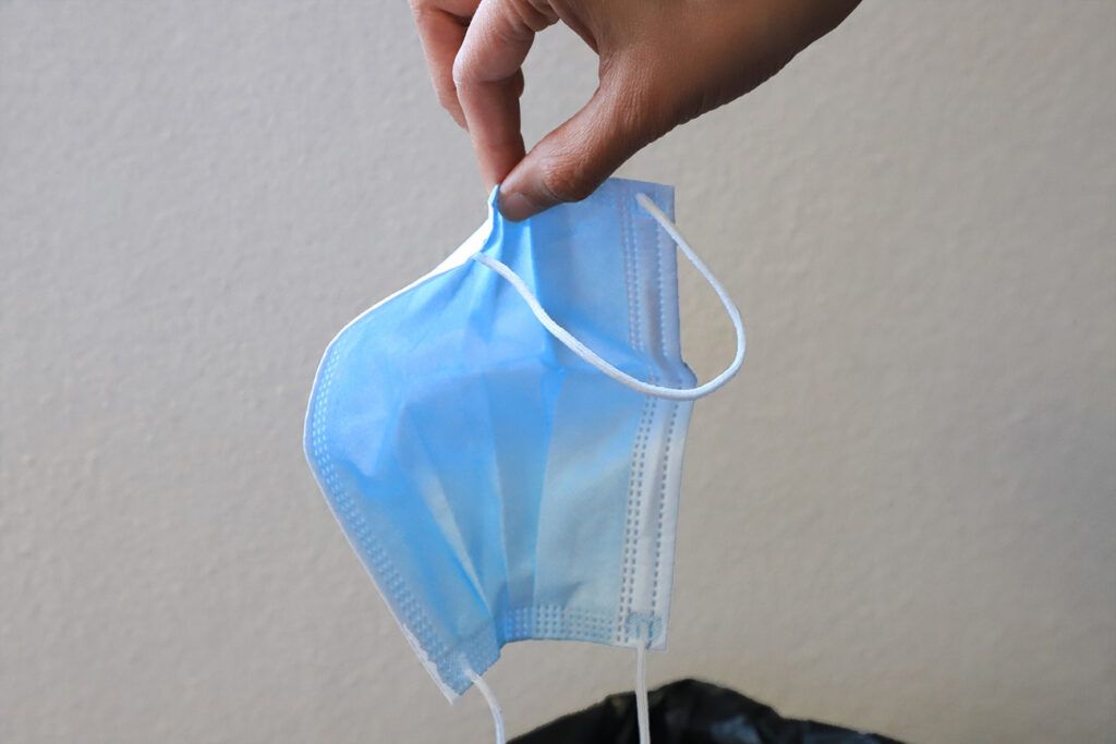 Soledad de Graciano Sánchez; SLP.- La alcaldesa de Soledad de Graciano Sánchez, Leonor Noyola Cervantes, indicó que su municipio trabajará acorde a los que ha establecido el Gobierno del Estado, por lo que a partir de esta fecha, no será obligatorio el uso de la mascarilla en espacios abiertos o cerrados.