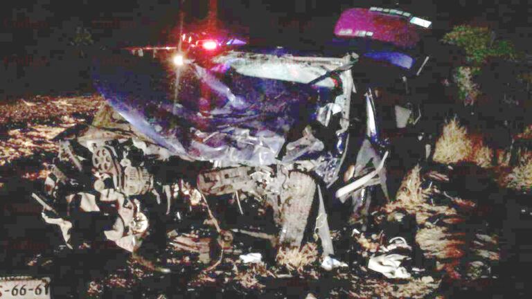 En carambola mueren 3 personas aplastadas