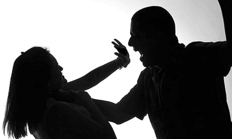 Policías de la UEAVG detienen a sujeto por violencia familiar