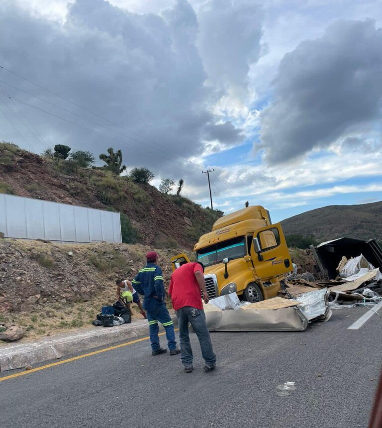 Accidente en Carretera 57 a la altura de Santa María del Río genera