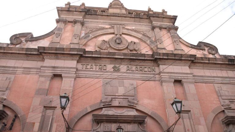 SECULT celebra el rescate del Teatro Alarcón