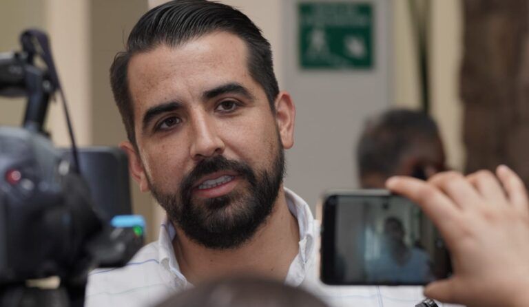 En riesgo y muy mal pagados policías locales: Rubén Guajardo