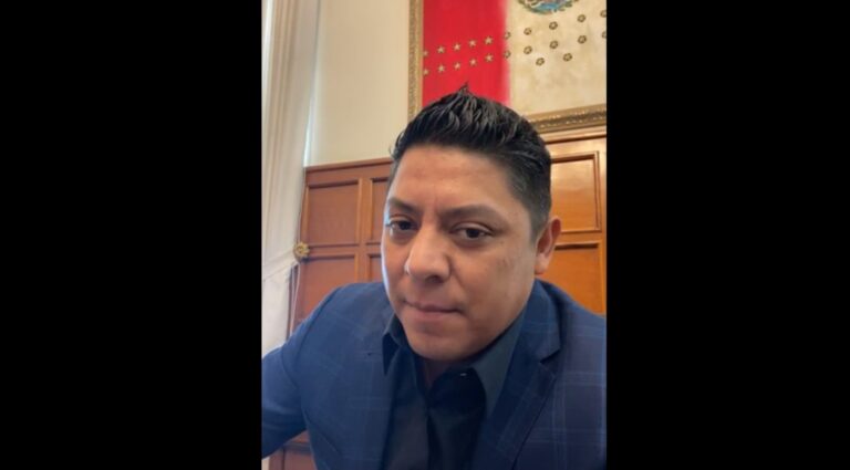 Gallardo busca elevar a rango constitucional sus programas sociales