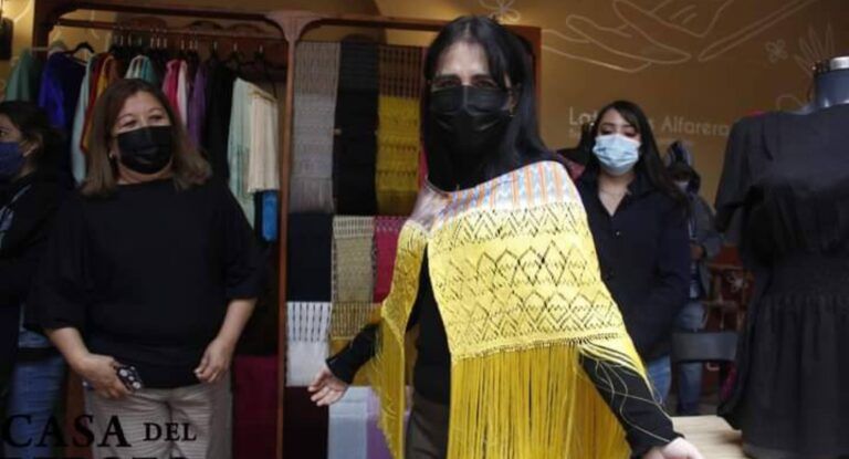 Bazar navideño en Casa el Rebozo, con “piratería”