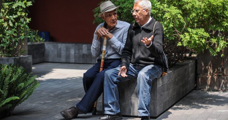 Pensión para adultos mayores subirá este 2022