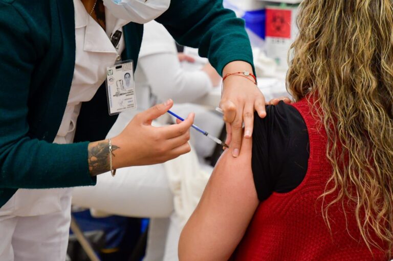 Este domingo, jornada especial de vacunación antiCOVID