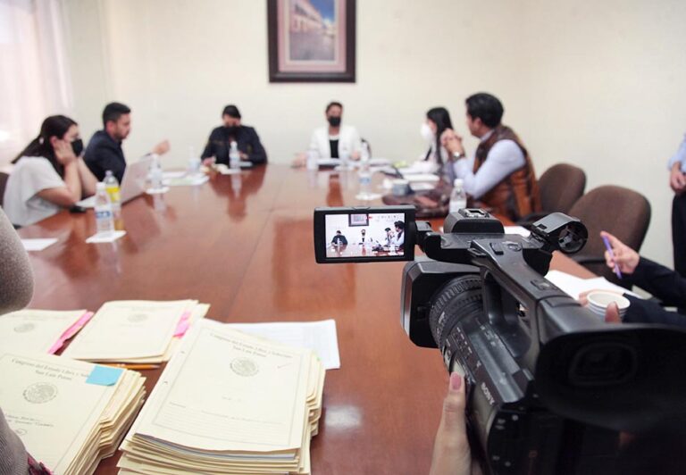 Participarán 27 mujeres en el Segundo Parlamento