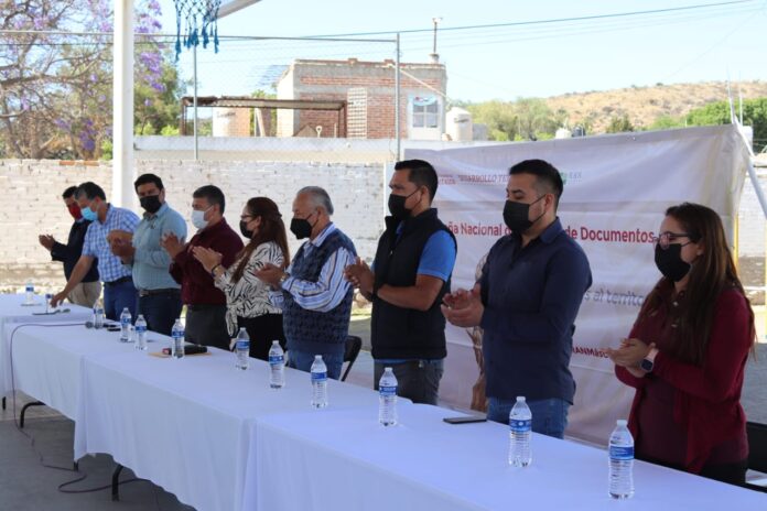 Entrega de documentos agrarios