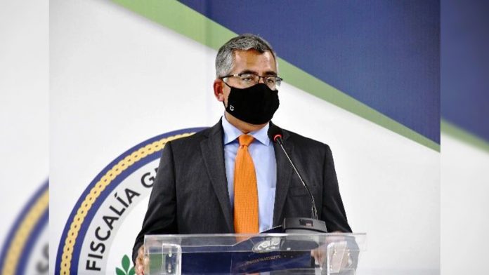 Recuperar lo desfalcado, no meter gente a la cárcel; FGE