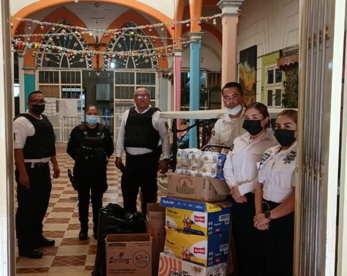 Elementos de la Unidad de Policía Procesal de todo el Estado, donaron artículos de primera necesidad al Asilo y Comedor de Los Pobres A. C.