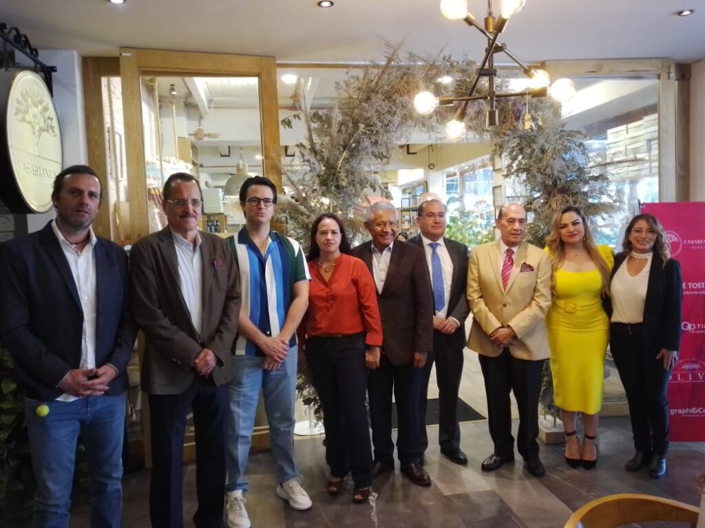 Integrantes del Comité del Corredor Cultural Carranza e invitados especiales.
