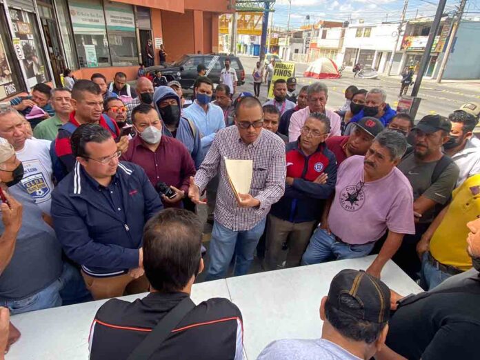 Finanzas y Comunicaciones y Transportes trabajarán en conjunto para aclarar posibles irregularidades en constancias de concursantes.