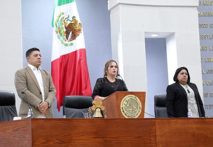 Rindió primer informe de actividades Congreso del Estado