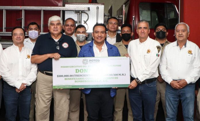 Destinan 300 mil pesos a Cuerpo de Bomberos.