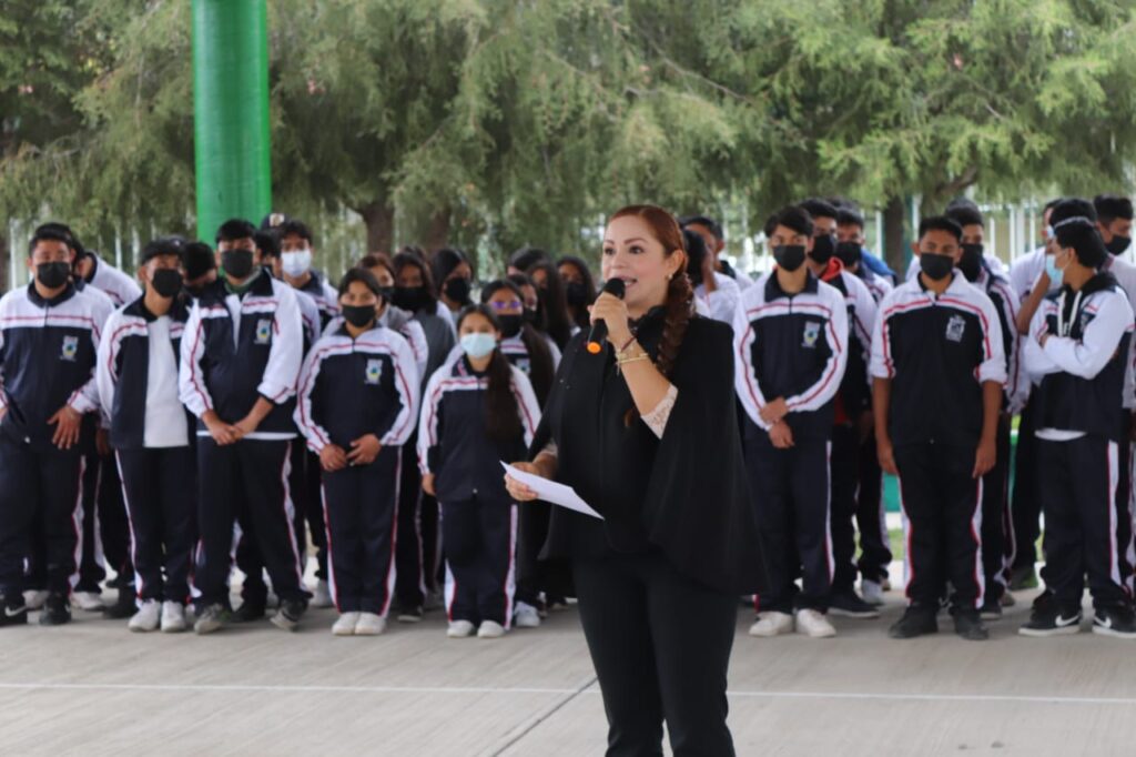Inauguró alcaldesa techado del CBTA-258