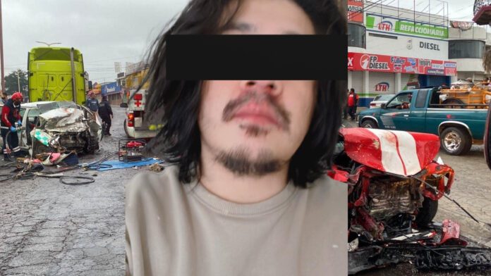 El youtuber con más de 1 millón de suscriptores impactó su Chevrolet Camaro contra un Nissan dejando un saldo de 6 víctimas.