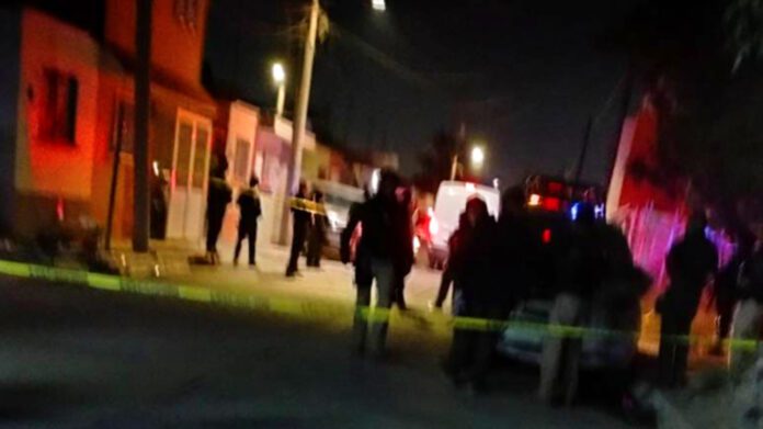 Los presuntos responsables fueron un grupo de ocho sujetos quienes llegaron a la vivienda y ejecutaron a dos hombres que se encontraban en el inmueble.
