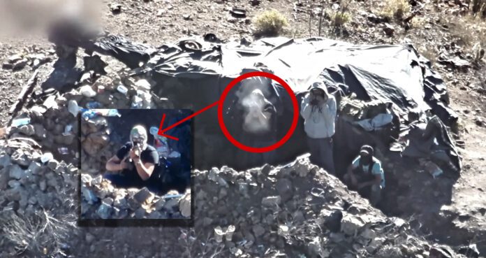 Cártel de Sinaloa disparando a un dron estadounidense de vigilancia en la frontera norte del país.