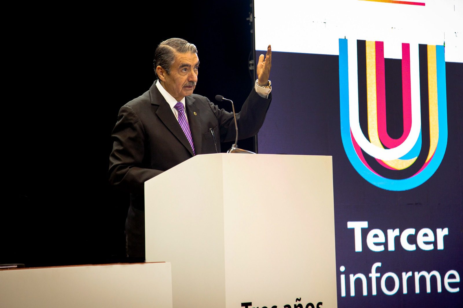 Rindió el rector su tercer informe de actividades | Periódico Region Centro
