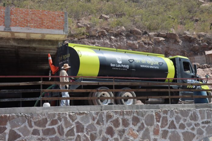 El servicio de pipas del Gobierno de la Capital y el Interapas no se condiciona de ninguna forma