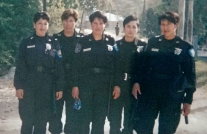 28 años de servicio oficial Gabriela Saucedo