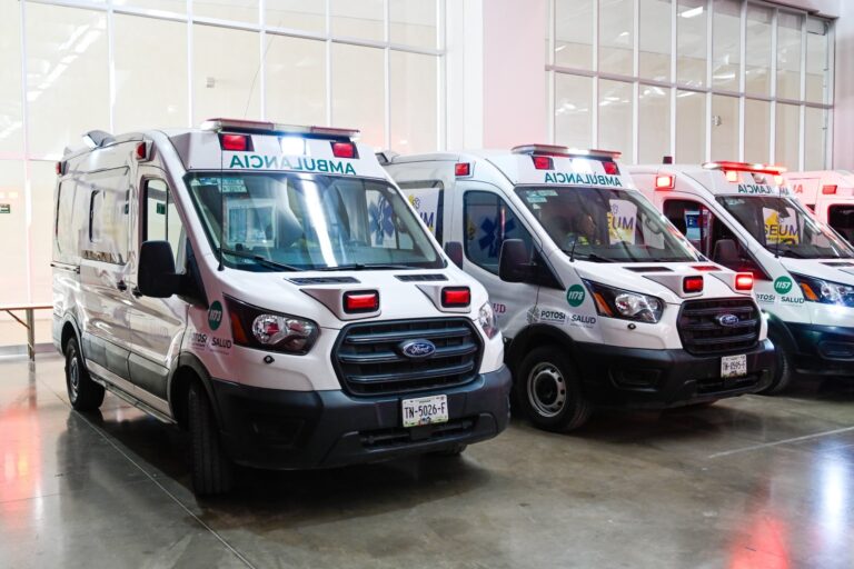 Con nuevas ambulancias, refuerzan atención de emergencias en municipios