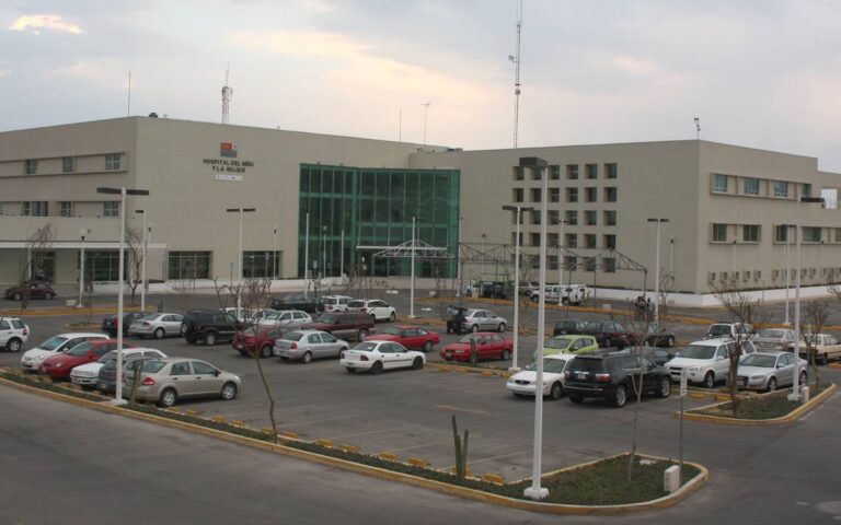 Retención de salarios y abusos a trabajadores de Salud