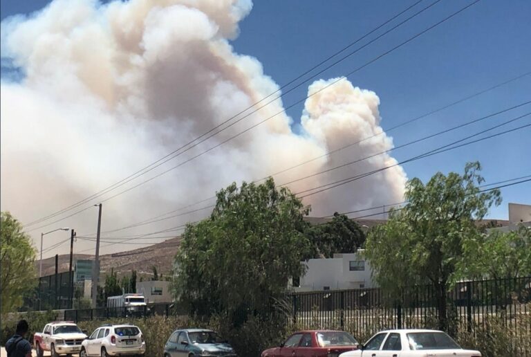 Control del incendio en la Sierra de San Miguelito