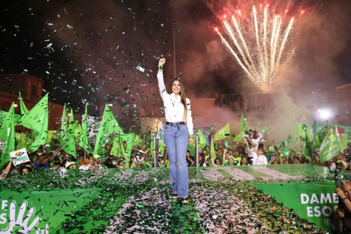 LA FORMULA RUTH-VILLAFUERTE GANA LA SENADURIA (7)