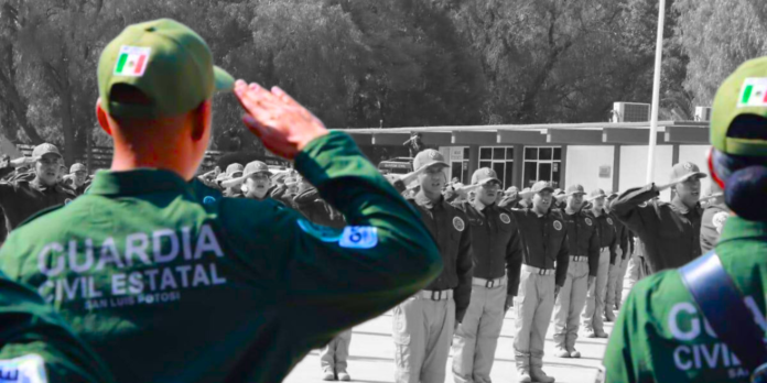 Portada Portal (15) 300 elementos de la Guardia Civil dados de baja