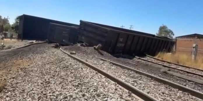 ¡Se descarrilan 10 vagones de un tren! 1 muerto y 5 lesionados