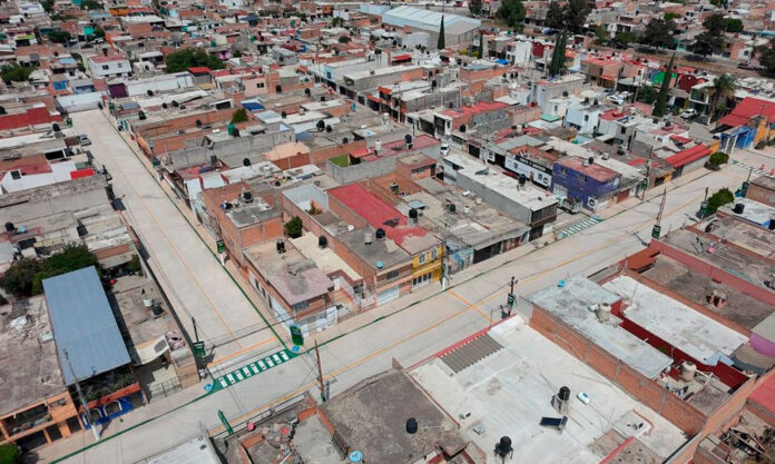 Entrega oficial de la pavimentación en Col. San Felipe