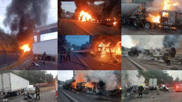 ¡Incendio de 2 pipas en autopista de Naucalpan!